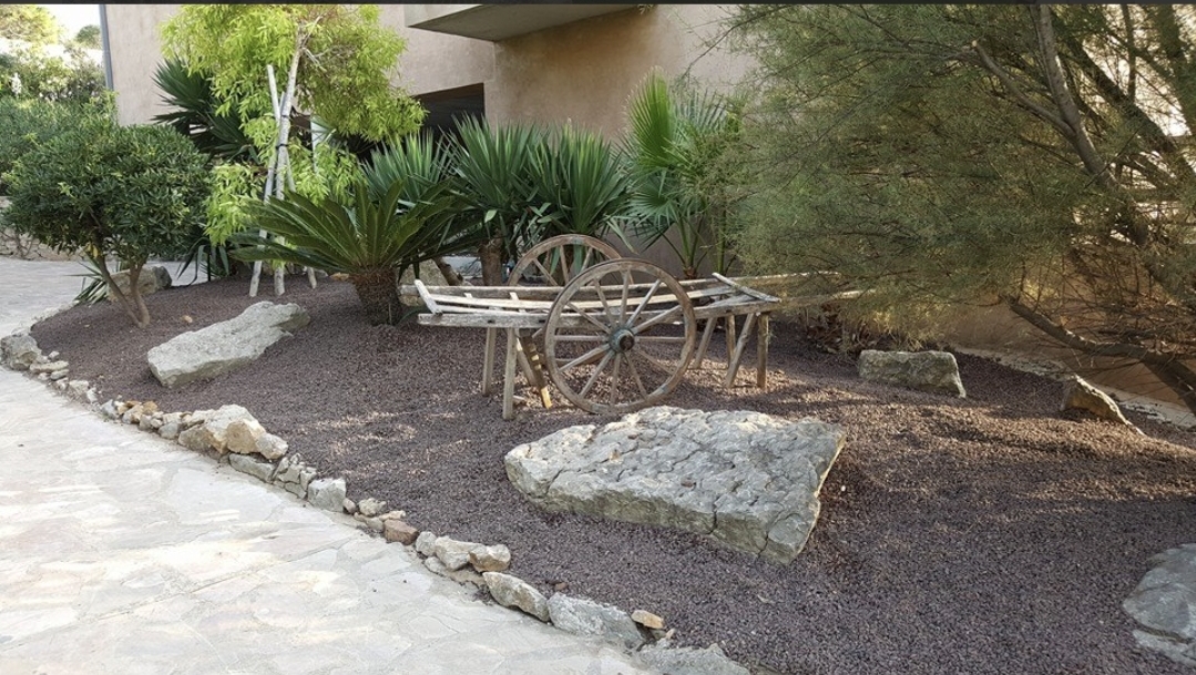 Entretien de Jardins et Espaces Verts par Les Jardins de Font Vert : le Savoir-Faire au service de la nature